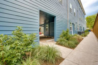 Main picture of 5317 Reiger Ave