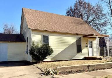 Main picture of 319 S 9th St