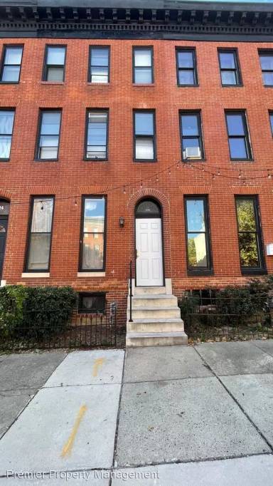 Main picture of 122 S Gilmor St