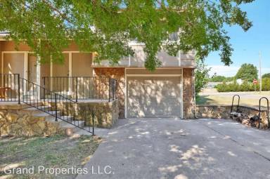 Main picture of 2025 N Rosewood Ct