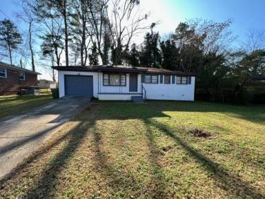 Main picture of 2715 Hilltop Ter NW