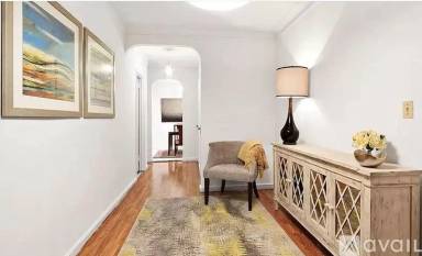 Main picture of 305 W 52nd St