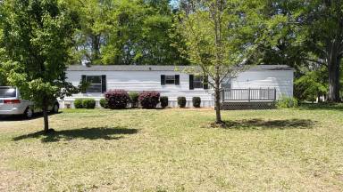Main picture of 154 Schoolyard Rd