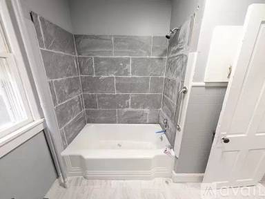 Main picture of 431 N 9th Ave