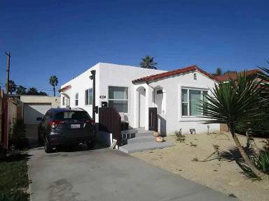 Main picture of 4326 1/2 Swift Ave