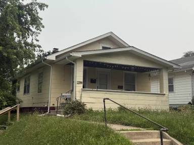 Main picture of 201 E Oakside St
