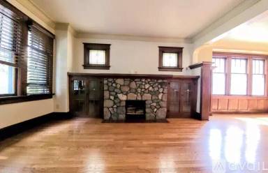 Main picture of 2761 S Quincy Ave