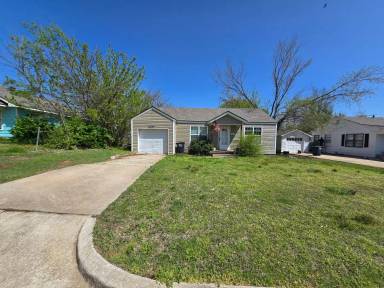 Main picture of 1627 N Louisa Ave