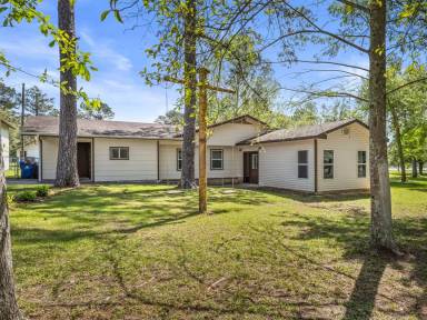 Main picture of 615 Morris Rd