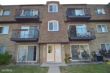 Main picture of 9437 Bay Colony Dr