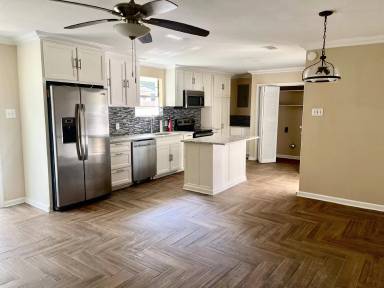 Main picture of 2056 Vickers Dr