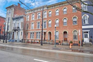 Main picture of 1124 Race St
