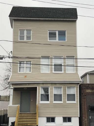 Main picture of 71 W Runyon St