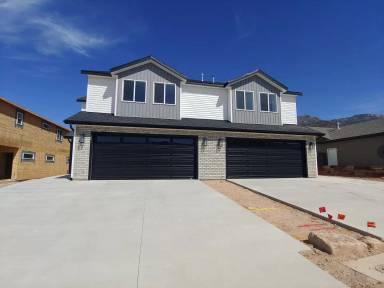 Main picture of 883 S 25 E