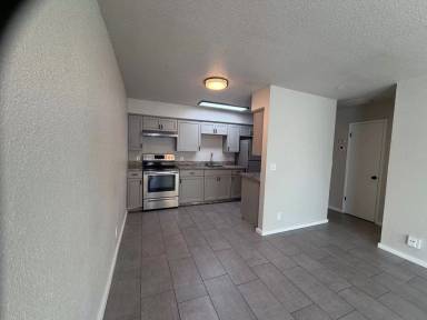 Main picture of Yosemite Avenue - 102
