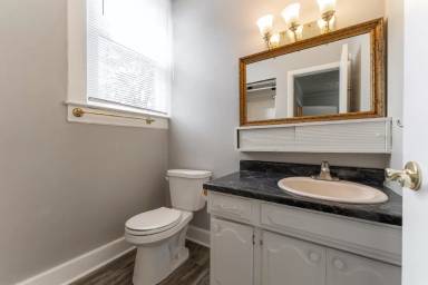 Main picture of 906 Laurel St