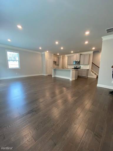 Main picture of 2540 Norwich Trce