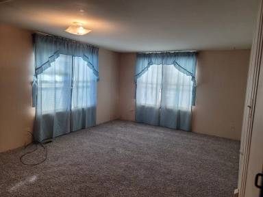 Main picture of 300 Walker Ln
