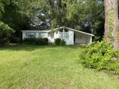 Main picture of 2550 Loch Laurel Rd