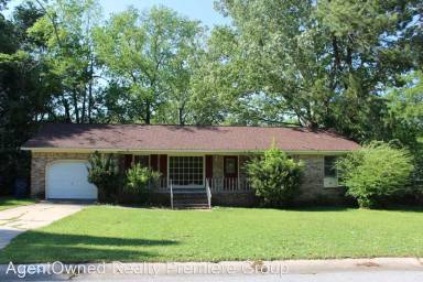 Main picture of 128 Cornell Dr