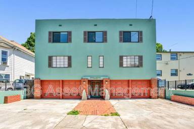 Main picture of 1919 Curtis St