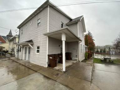 Main picture of 214 E Main St