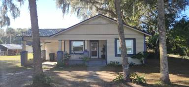 Main picture of 3510 Woodland St