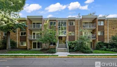 Main picture of 2903 Charing Cross Rd