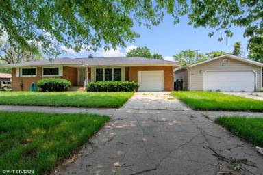 Main picture of 5201 Harrison St