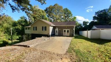 Main picture of 1318 Johnson Rd