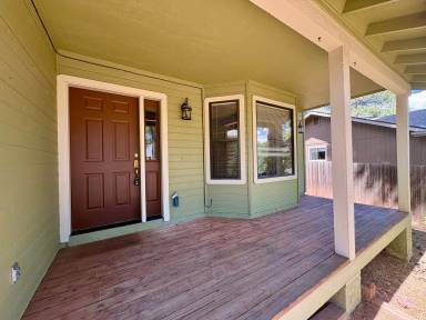 Main picture of 1636 W Ashley Way