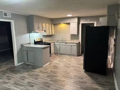Main picture of 596 Burdette Ave