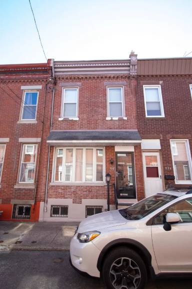 Main picture of 852 Mercer St