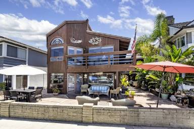 Main picture of 805 N Bay Front