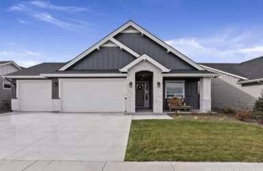 Main picture of 6881 N Callery Pear Ave