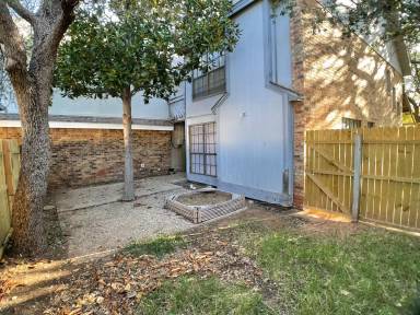 Main picture of 1449 Brittany Ln