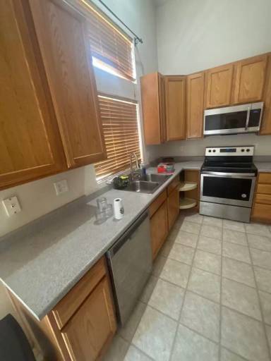 Main picture of 13105 Ivanhoe St