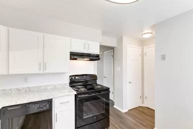 Main picture of 2655 Depew St
