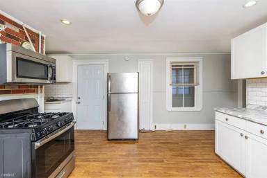 Main picture of 1528 7th Ave