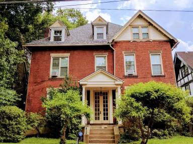 Main picture of 5910 Howe St