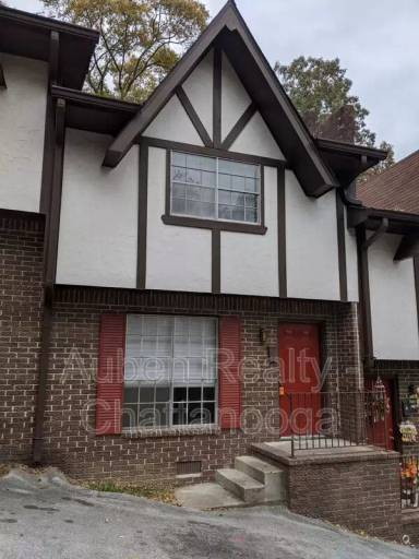 Main picture of 19 Tunnel Blvd