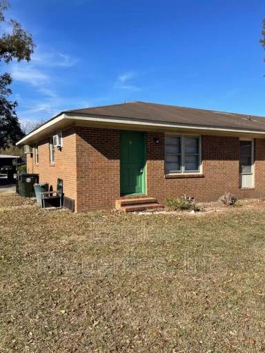 Main picture of 400 N Taylor St