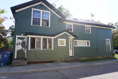 Main picture of 422 W Dutton St