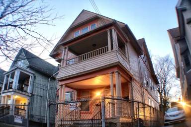 Main picture of 42 Carmel St