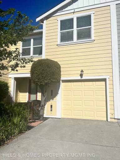 Main picture of 920 Aston Ave