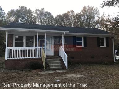 Main picture of 1221 Woodbriar Ave