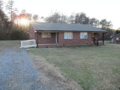 Main picture of 1761 River Rd