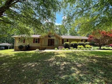 Main picture of 202 Ramblewood Dr