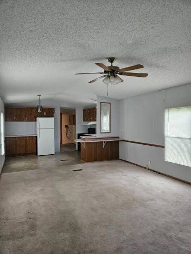 Main picture of 210 Yorktowne Dr