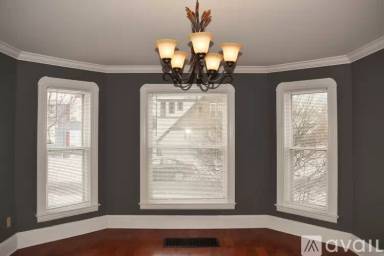 Main picture of 533 W Gray St